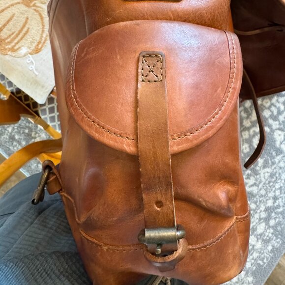 Whipping Post mens' all leather large messenger bag with buckle closure - Picture 15 of 16